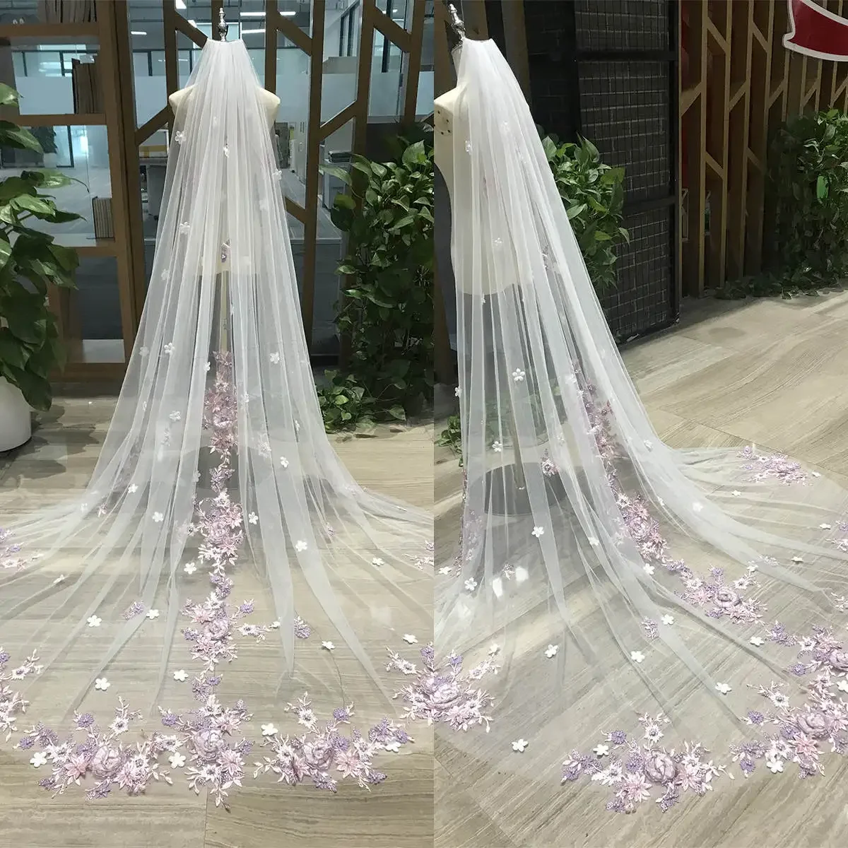 Appliques Colored Flowers Wedding Veil One Layer Long Chapel Length Veils Applique Edge Customized Veil Shawl
Appliques Colored Flowers Wedding Veil One Layer Long Chapel Length Veils Applique Edge Customized Veil Shawl