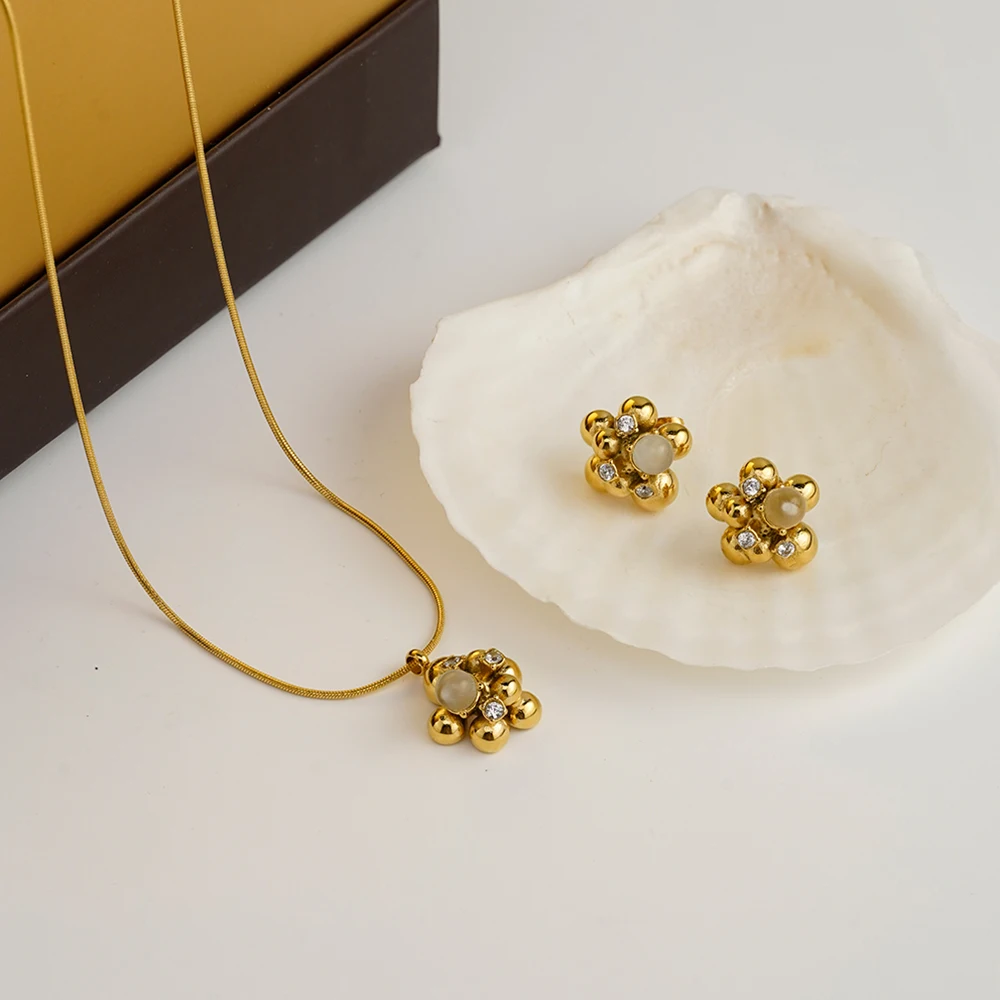 ENFASHION Para Mujer Flower Zircon Pendant Necklace For Women's Stainless steel 18K Plated Gold Earrings Delicate Jewelry P3690
ENFASHION Para Mujer Flower Zircon Pendant Necklace For Women's Stainless steel 18K Plated Gold Earrings Delicate Jewelry P3690