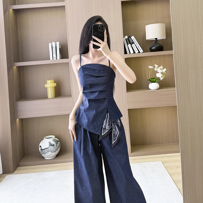 Retro Hong Kong Style Asymmetrical Pleated Tube Top Strap High Waist Wide Leg Slimming Jeans Fashionable Casual Denim Set Women
Retro Hong Kong Style Asymmetrical Pleated Tube Top Strap High Waist Wide Leg Slimming Jeans Fashionable Casual Denim Set Women