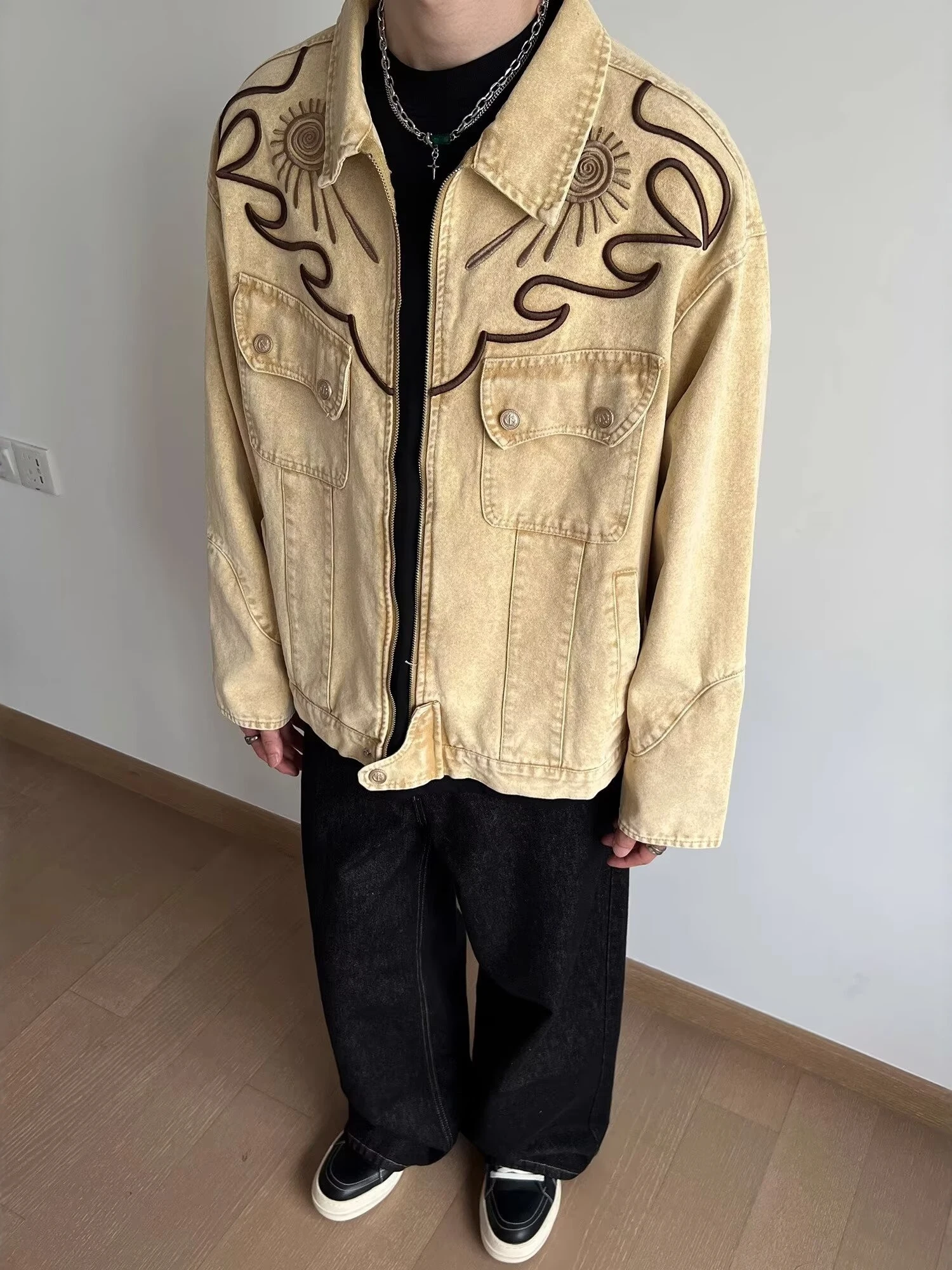 Куртка унисекс в американском стиле, утепленная, с вышивкой, для весны и осени, уличный стиль, модная, из смесового хлопка и полиэстера
Куртка унисекс в американском стиле, утепленная, с вышивкой, для весны и осени, уличный стиль, модная, из смесового хлопка и полиэстера