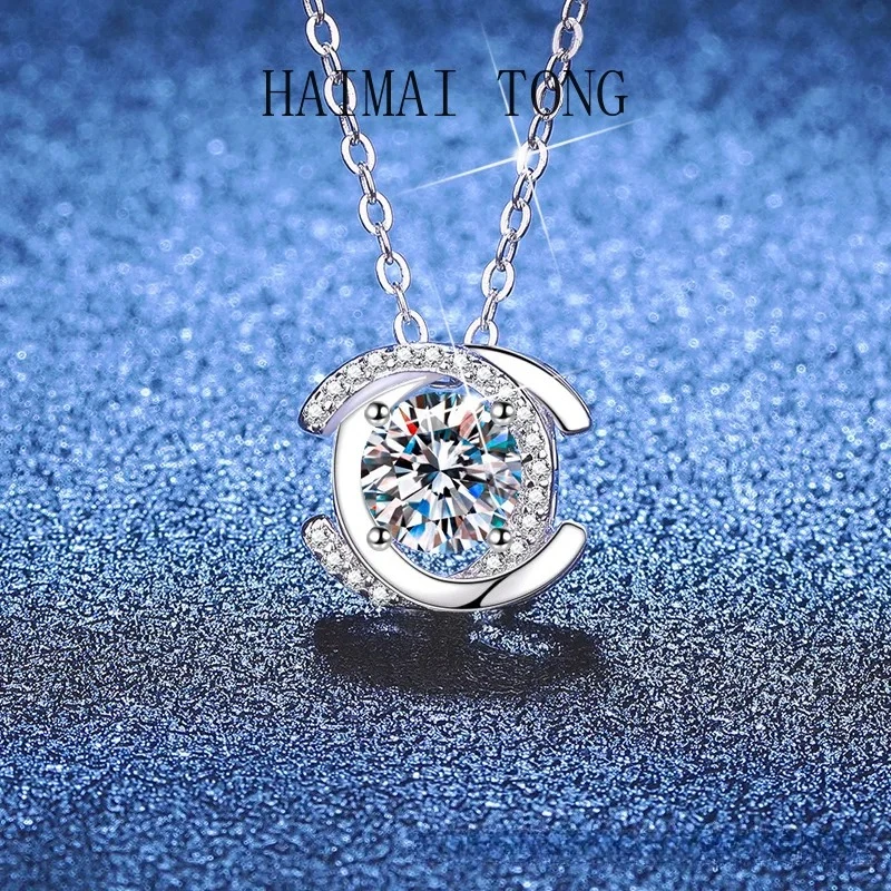 HAIMAITONG PT950 Платиновое ожерелье с муассанитом в прямом эфире, 1 карат, шикарный стиль, универсальный кулон с муассанитом и ветром
HAIMAITONG PT950 Платиновое ожерелье с муассанитом в прямом эфире, 1 карат, шикарный стиль, универсальный кулон с муассанитом и ветром