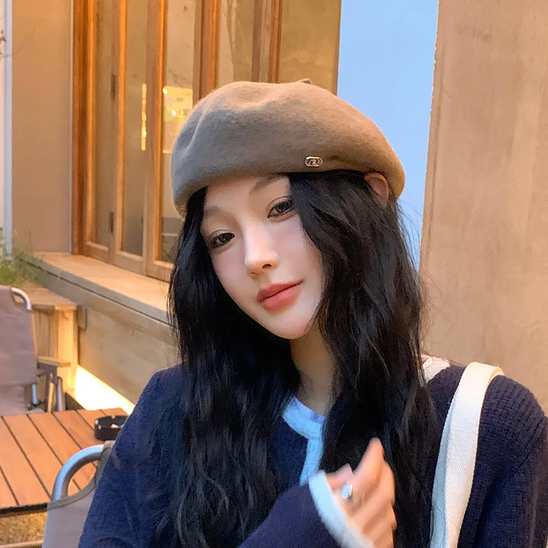 New Korean version autumn and winter wool solid color fashion beret women's outdoor leisure face small mushroom hat tide
New Korean version autumn and winter wool solid color fashion beret women's outdoor leisure face small mushroom hat tide