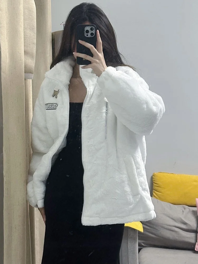 KING BRAND Women's Loose Lamb Velvet Open Cardigan Coat Autumn Winter Letter Logo Trendy Couple Tops Stand Collar Thickened
KING BRAND Women's Loose Lamb Velvet Open Cardigan Coat Autumn Winter Letter Logo Trendy Couple Tops Stand Collar Thickened