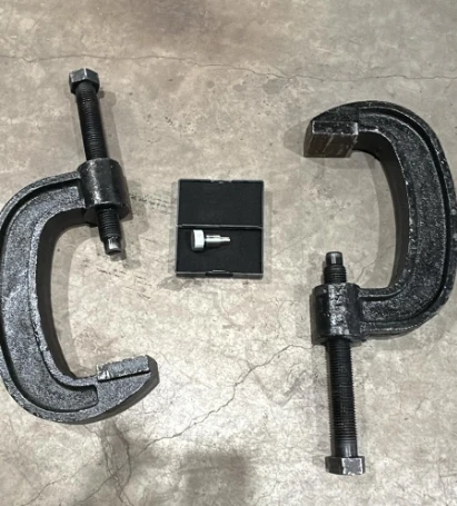 Two fixtures, one sensor
Two fixtures, one sensor