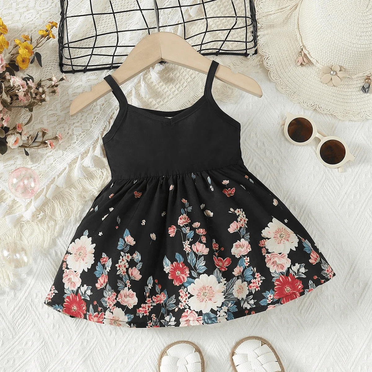 0-2 Year Old Newborn Baby Girl Simple Suspender Printed Cotton Digital Printed Dress
0-2 Year Old Newborn Baby Girl Simple Suspender Printed Cotton Digital Printed Dress