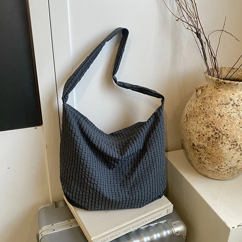Korean Casual Plaid Shoulder Crossbody Bags for Women Fashion Large Capacity Ladies Tote Bag Lightweight Portable Female Handbag
Korean Casual Plaid Shoulder Crossbody Bags for Women Fashion Large Capacity Ladies Tote Bag Lightweight Portable Female Handbag