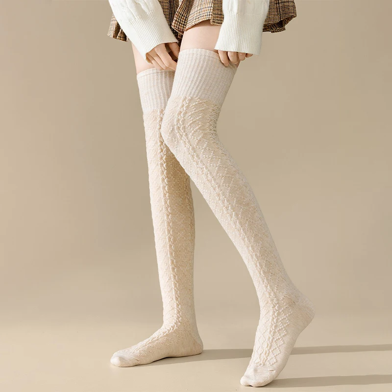 Women Classic Striped Knee High Socks Autumn Black White Gray Thicken Warm Thigh Socks Fashionable Comfortable Long Stockings
Women Classic Striped Knee High Socks Autumn Black White Gray Thicken Warm Thigh Socks Fashionable Comfortable Long Stockings