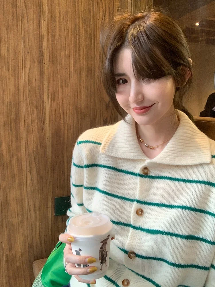Korean Style Striped Neck Knitted Sweater Cardigan Women's Outerwear Trendy Flip Collar Spring Autumn New Arrival
Korean Style Striped Neck Knitted Sweater Cardigan Women's Outerwear Trendy Flip Collar Spring Autumn New Arrival