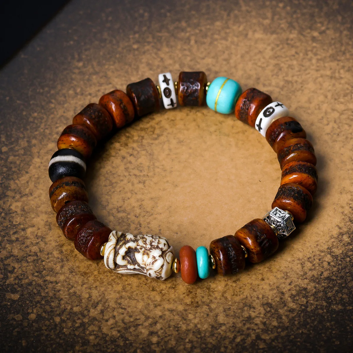 Tibetan style cow head cap bone Zhakiram bracelet original cultural and ethnic style bracelet
Tibetan style cow head cap bone Zhakiram bracelet original cultural and ethnic style bracelet