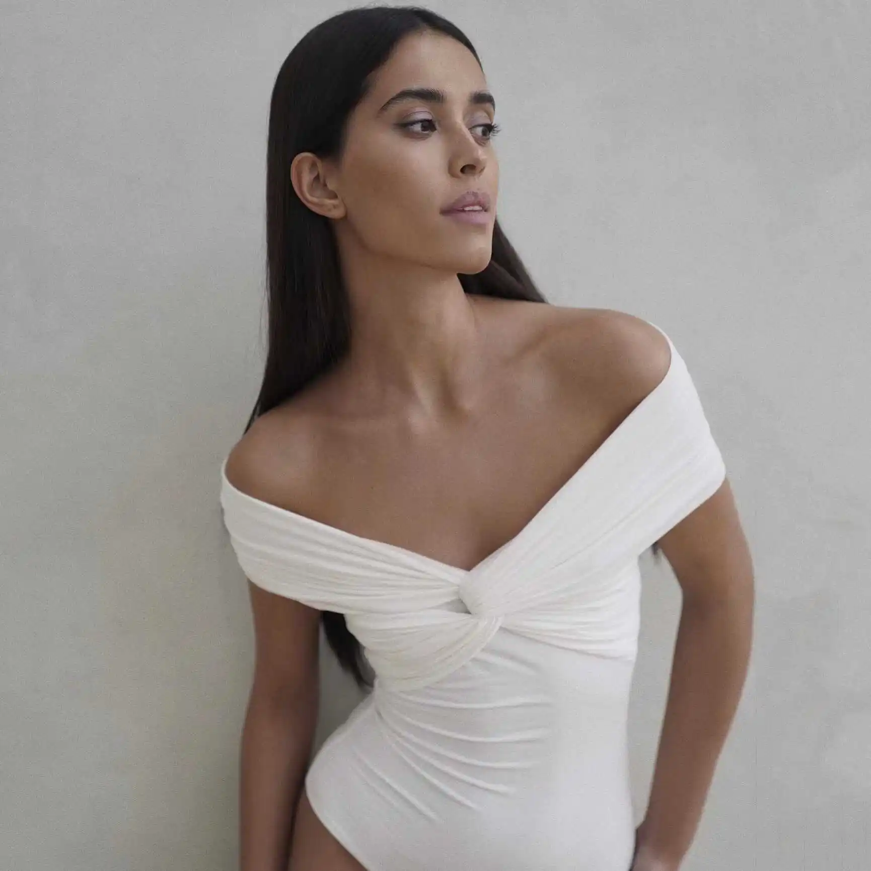 Sexy Cross V-Neck Off-Shoulder Slim Fit Jumpsuit Pure Color Commute Style Short Pants Thin Fabric mid Waist Women's Suit
Sexy Cross V-Neck Off-Shoulder Slim Fit Jumpsuit Pure Color Commute Style Short Pants Thin Fabric mid Waist Women's Suit