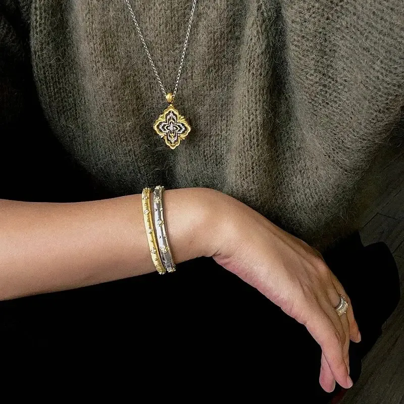 Italian Lace Craft Bracelet Narrow Version Light Luxury European and American Style High-End Minimalist Niche Jewelry ROBO
Italian Lace Craft Bracelet Narrow Version Light Luxury European and American Style High-End Minimalist Niche Jewelry ROBO