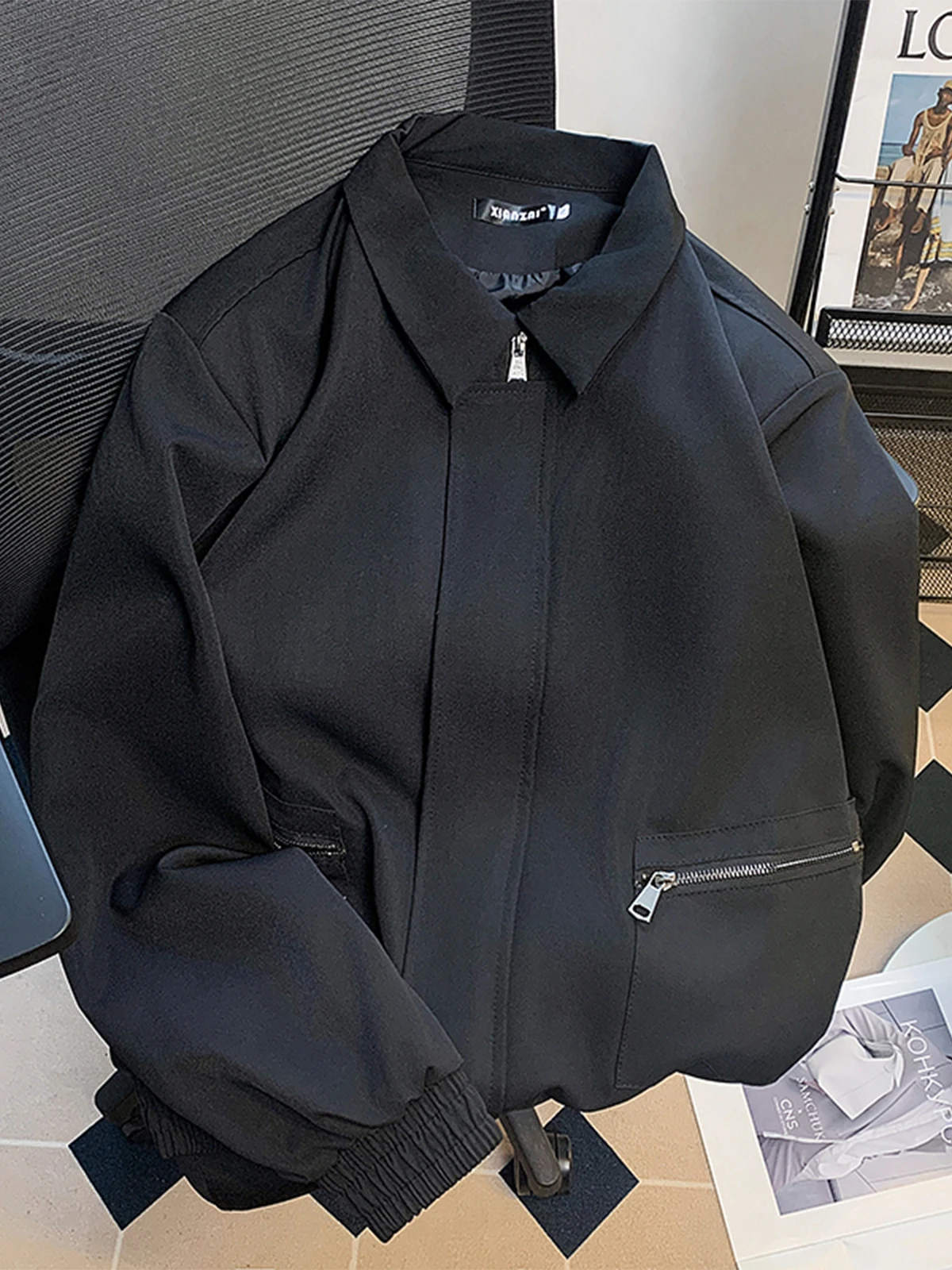 Mens Spring Autumn 2024 Hip Hop Streetwear Jacket Men Windbreaker Outwear Jackets Men Baseball Jacket Coat Solid Color B84
Mens Spring Autumn 2024 Hip Hop Streetwear Jacket Men Windbreaker Outwear Jackets Men Baseball Jacket Coat Solid Color B84