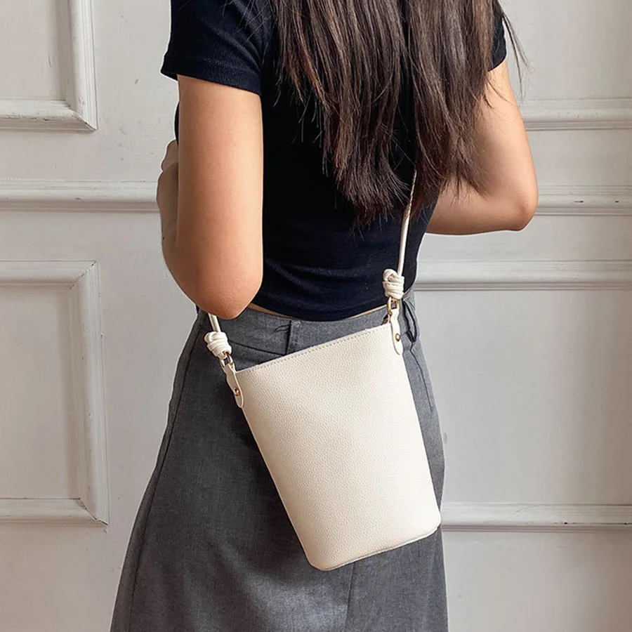 Unisex compatible mobile phone, versatile pu leather mini single-shoulder crossbody bag,Lightweight Mobile Phone Bag for Women
Unisex compatible mobile phone, versatile pu leather mini single-shoulder crossbody bag,Lightweight Mobile Phone Bag for Women