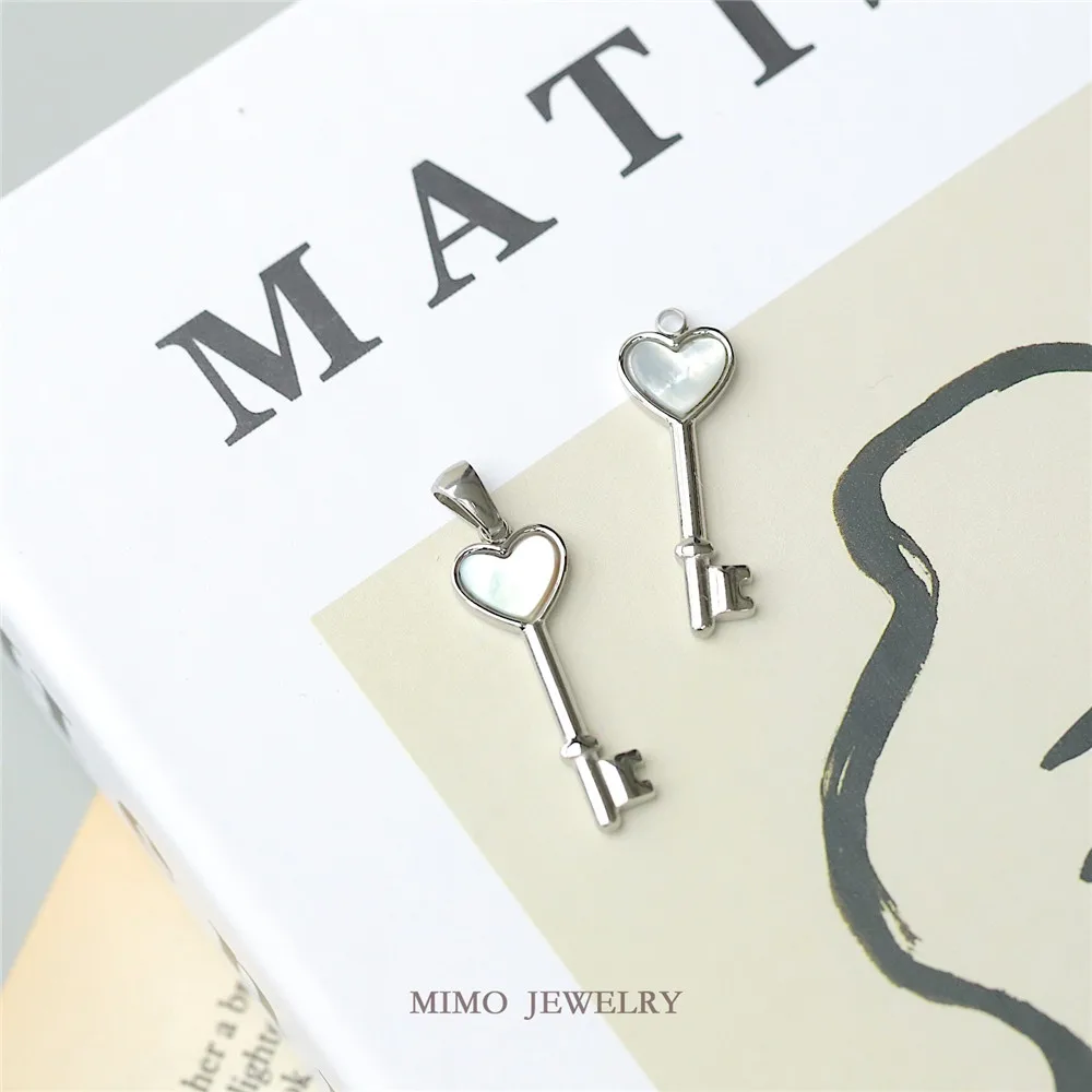 Titanium Steel Versatile Simple Mother-of-pearl Heart Key Pendant DIY Accessories M-081
Titanium Steel Versatile Simple Mother-of-pearl Heart Key Pendant DIY Accessories M-081