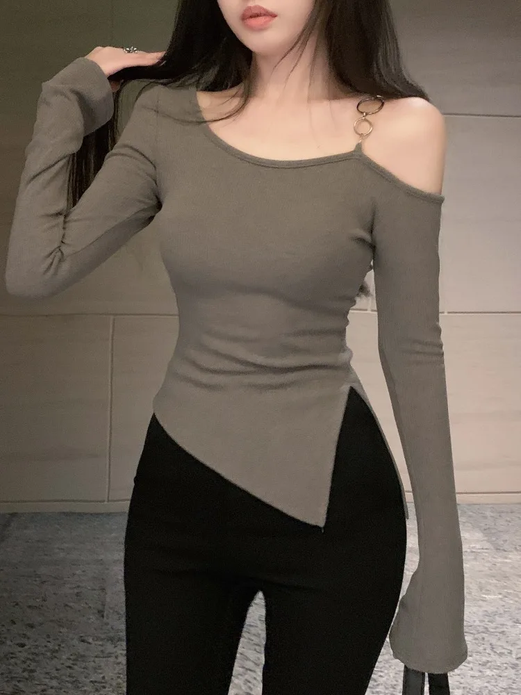 Slim Fit Shoulder Bared Long Sleeve Women's Base Shirt Korean Style Commute Fashion Inner Wear Short Top with Asymmetrical Slit
Slim Fit Shoulder Bared Long Sleeve Women's Base Shirt Korean Style Commute Fashion Inner Wear Short Top with Asymmetrical Slit