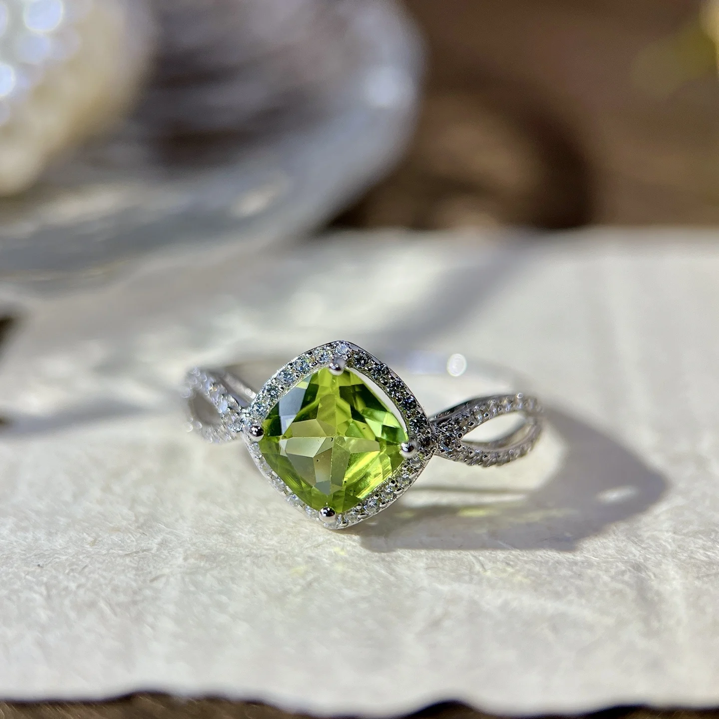 HT25 Solid 925 Sterling Silver 1.31ct Natural Olivine Gemstones Rings for Male or Female's Classic Rings
HT25 Solid 925 Sterling Silver 1.31ct Natural Olivine Gemstones Rings for Male or Female's Classic Rings