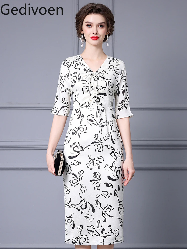 Gedivoen Summer Fashion Runway New Designer V-Neck Collar Embroidery Floral Temperament Office Lady Style Pencil Dress
Gedivoen Summer Fashion Runway New Designer V-Neck Collar Embroidery Floral Temperament Office Lady Style Pencil Dress