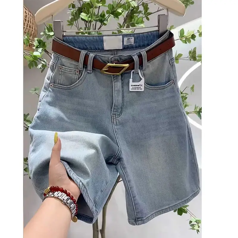 Plus-Size Women's Denim Shorts Summer, Thin And Stretchy, Slimming For Pear-Shaped Body, High-Straight Five-Point
Plus-Size Women's Denim Shorts Summer, Thin And Stretchy, Slimming For Pear-Shaped Body, High-Straight Five-Point