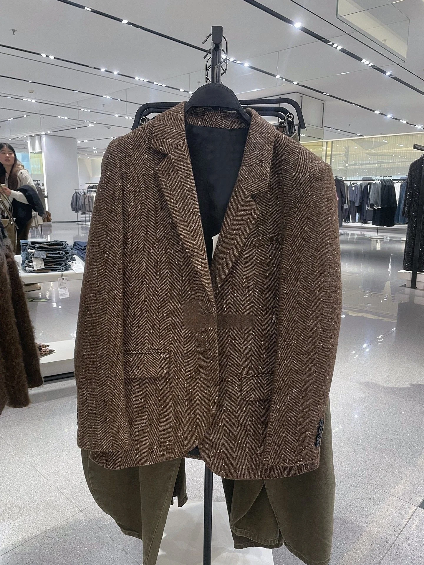 2026 New Women's Retro Small Fragrant Style High End Loose Suit Women's Blended Herringbone Twill Coat
2026 New Women's Retro Small Fragrant Style High End Loose Suit Women's Blended Herringbone Twill Coat