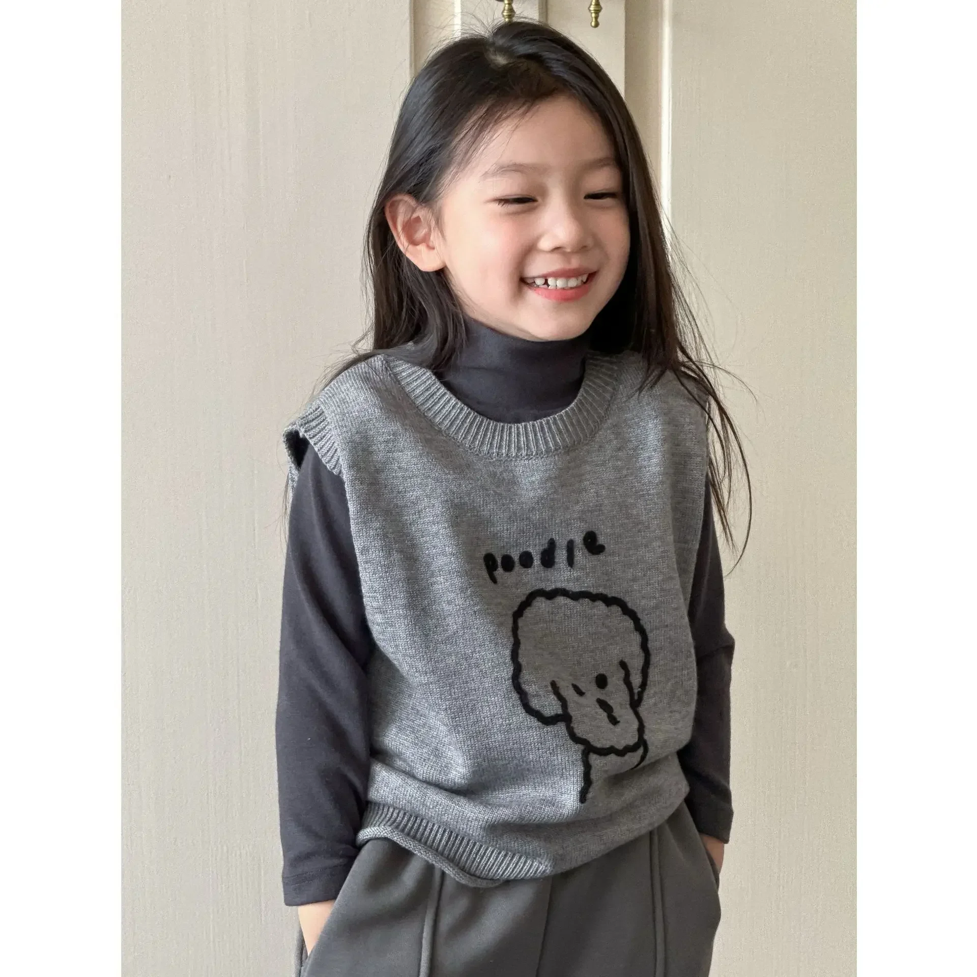 Girls Vests 2024 New Winter Childrens Clothes Girls Baby Sleeveless Round Neck Cartoon Knitted Vests Casual and Simple Daily
Girls Vests 2024 New Winter Childrens Clothes Girls Baby Sleeveless Round Neck Cartoon Knitted Vests Casual and Simple Daily