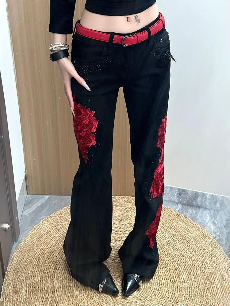 2026 Spring Women Rose Embroidery Jeans American Vintage Y2K Streetwear High Waist Extended Length Floor-Length Denim Pants
2026 Spring Women Rose Embroidery Jeans American Vintage Y2K Streetwear High Waist Extended Length Floor-Length Denim Pants