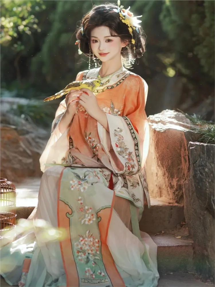 A Chinese-style evening dress for Han girl with round collar and slanted front set of ancient-style clothes young lady 
A Chinese-style evening dress for Han girl with round collar and slanted front set of ancient-style clothes young lady