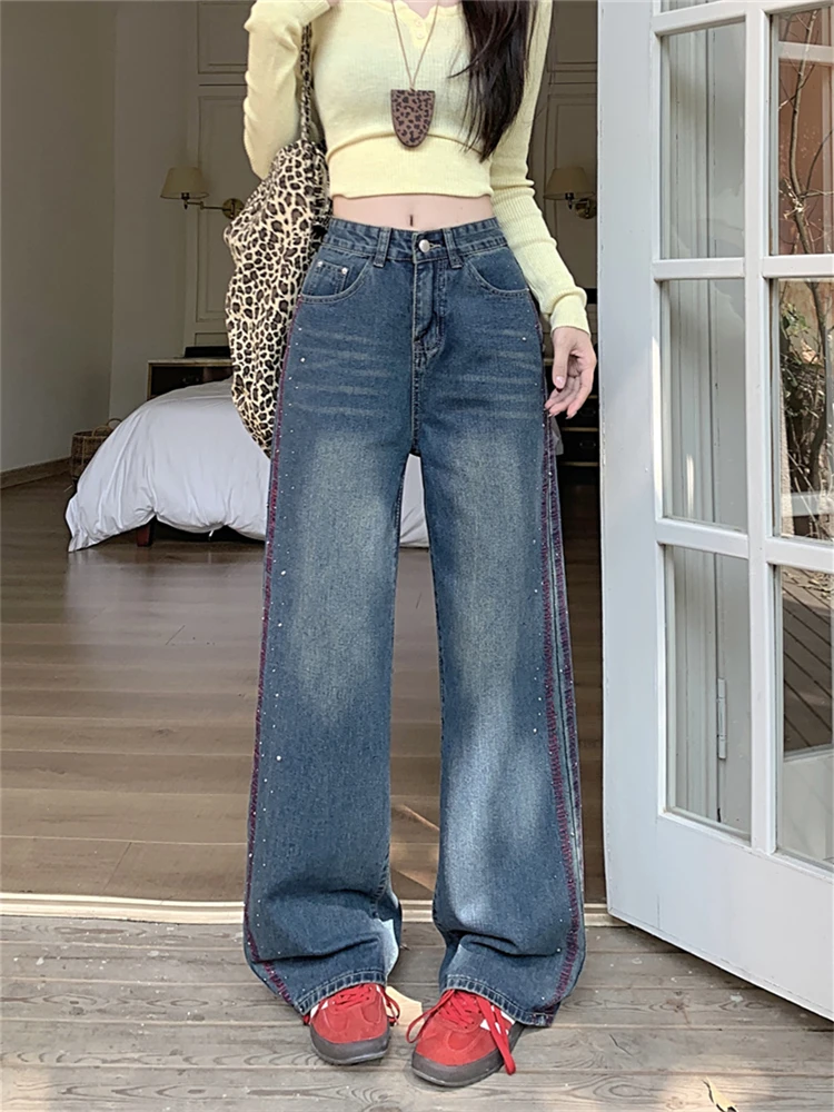 Женские широкие синие джинсы с вышивкой горячего тиснения, уличная одежда с высокой талией, винтажные брюки для девочек, женские повседневные джинсовые брюки
Женские широкие синие джинсы с вышивкой горячего тиснения, уличная одежда с высокой талией, винтажные брюки для девочек, женские повседневные джинсовые брюки