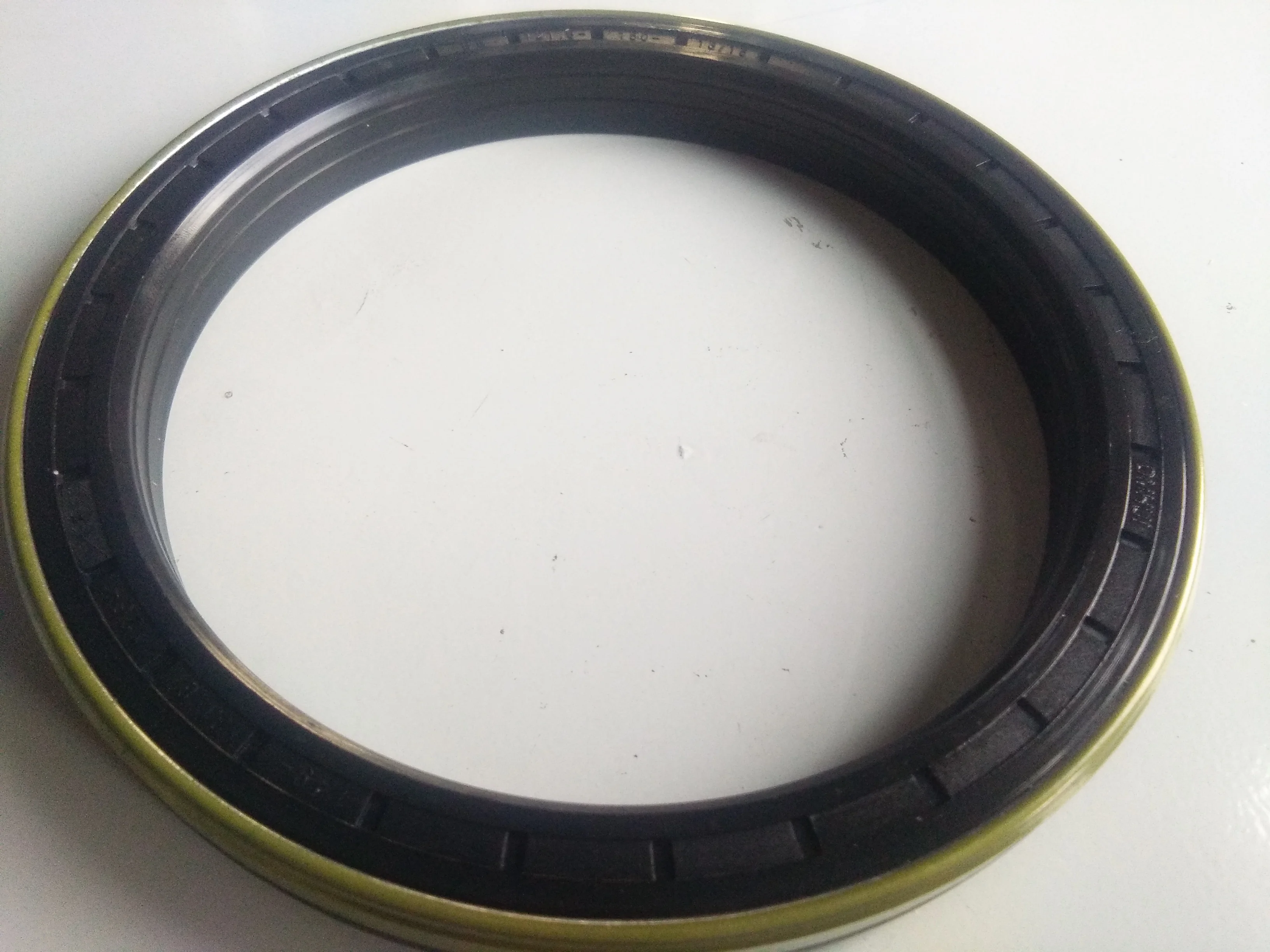 Cassette Oil Seal 121.8 * 150 * 13/15mm 121.8X150X13/15 OEM 01025740B-RWDR-K7 ISO 9001:2008 Seal NBR Rubber DMHUI Brand
Cassette Oil Seal 121.8 * 150 * 13/15mm 121.8X150X13/15 OEM 01025740B-RWDR-K7 ISO 9001:2008 Seal NBR Rubber DMHUI Brand