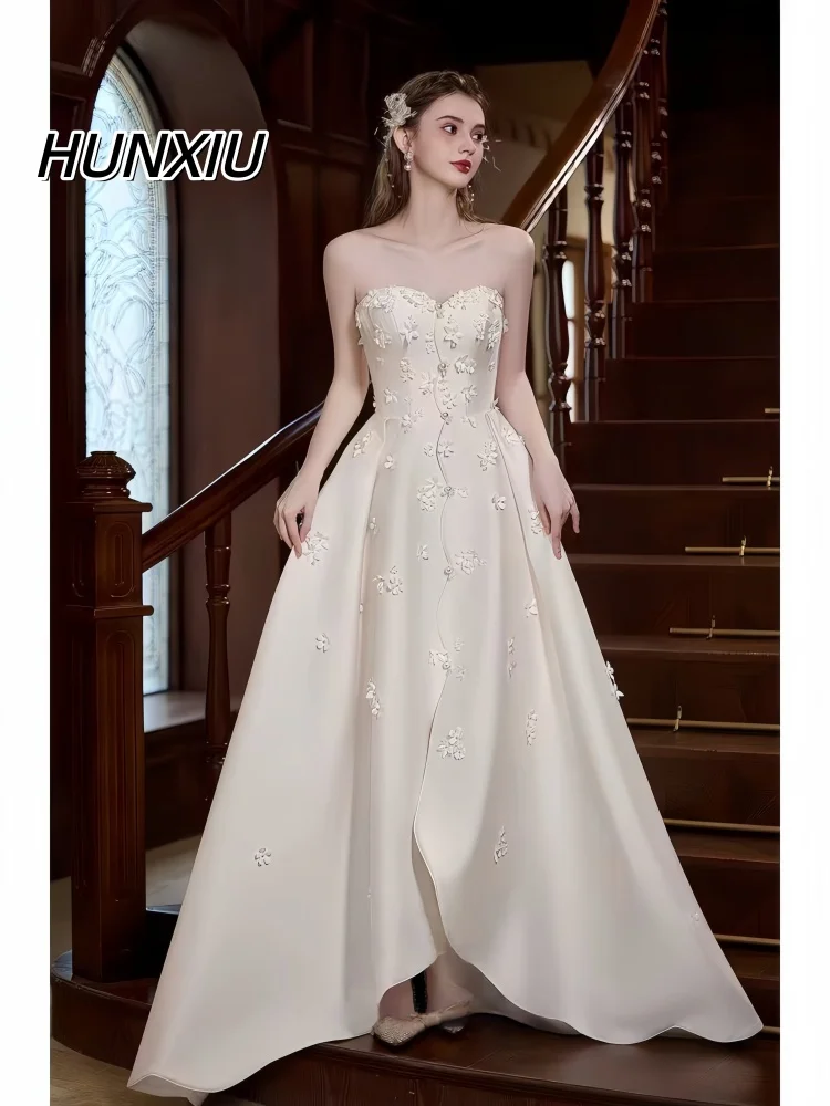 Customized Boho Wedding Dress Sweetheart High/Low Luxury Pearls Flowers Sweep Train Wedding Gowns
Customized Boho Wedding Dress Sweetheart High/Low Luxury Pearls Flowers Sweep Train Wedding Gowns