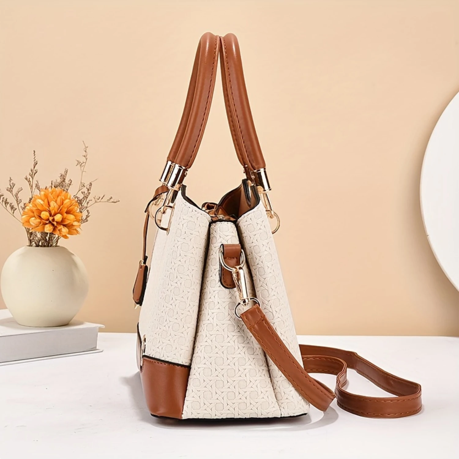 Elegant Women's Tote Bag, Large Capacity Faux Leather Shoulder Bag, Stylish Crossbody
Elegant Women's Tote Bag, Large Capacity Faux Leather Shoulder Bag, Stylish Crossbody