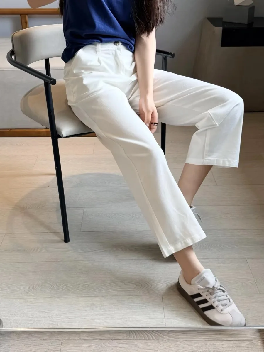 Summer 2026 Casual Loose Air Lenzing White Denim Jeans Ladies' Natural Waist Button Closure Nine-Piece Slimming Jeans
Summer 2026 Casual Loose Air Lenzing White Denim Jeans Ladies' Natural Waist Button Closure Nine-Piece Slimming Jeans