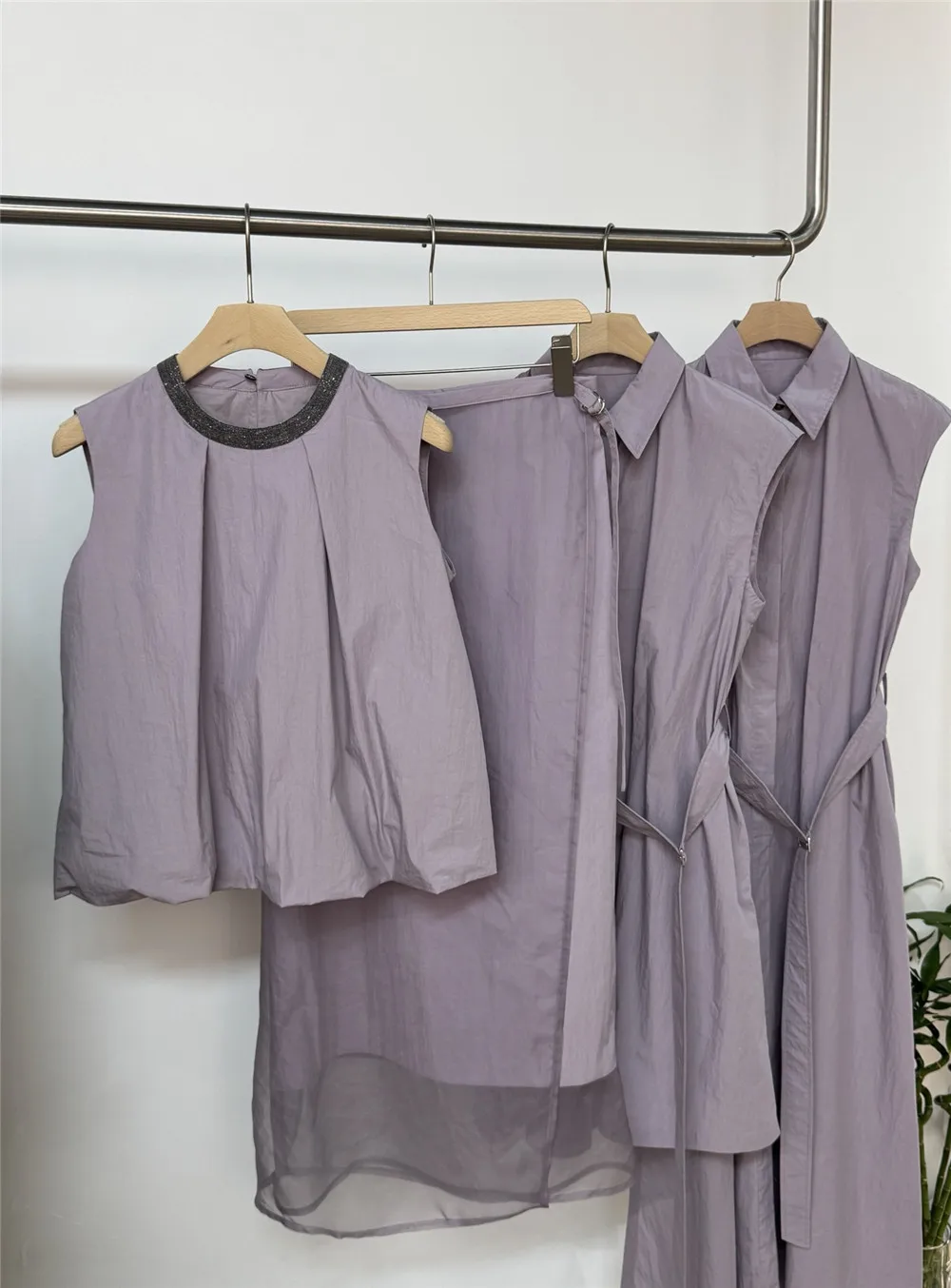 High Quality Women Sleeveless Shirt/ Half Skirt /Midi Skirt /Long Skirt Summer Purple Temperament 4-Piece Set
High Quality Women Sleeveless Shirt/ Half Skirt /Midi Skirt /Long Skirt Summer Purple Temperament 4-Piece Set