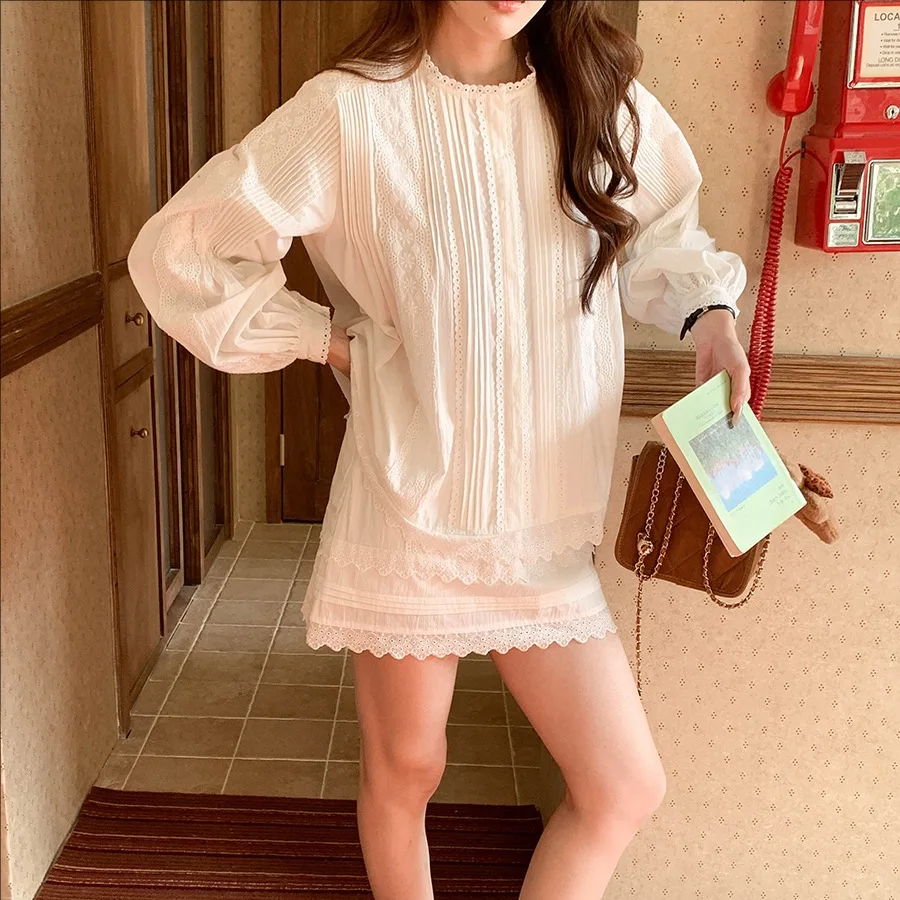 Women's Spring Casual White Lace Shirt And Skirt Set New Style Fashionable Two-Piece Outfit
Women's Spring Casual White Lace Shirt And Skirt Set New Style Fashionable Two-Piece Outfit