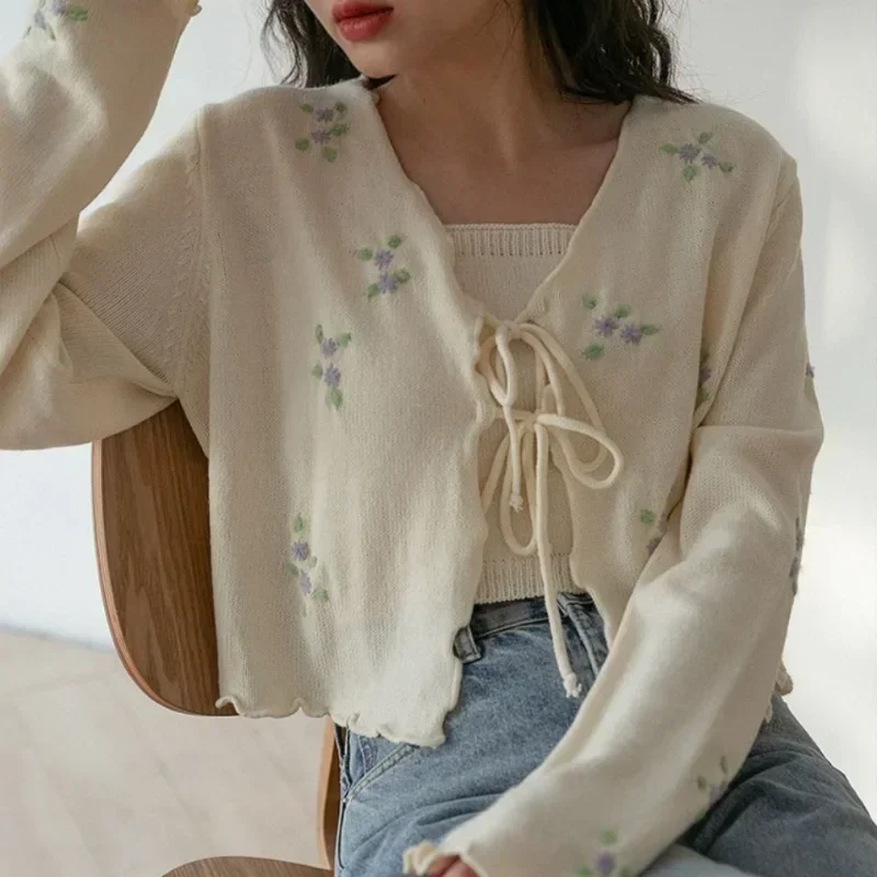 Spring Cardigan V Neck Lace-up Korean Fashion Two Piece Sets Camis Solid Women Y2k Short Length Floral Mori Girl Style Crop Tops
Spring Cardigan V Neck Lace-up Korean Fashion Two Piece Sets Camis Solid Women Y2k Short Length Floral Mori Girl Style Crop Tops