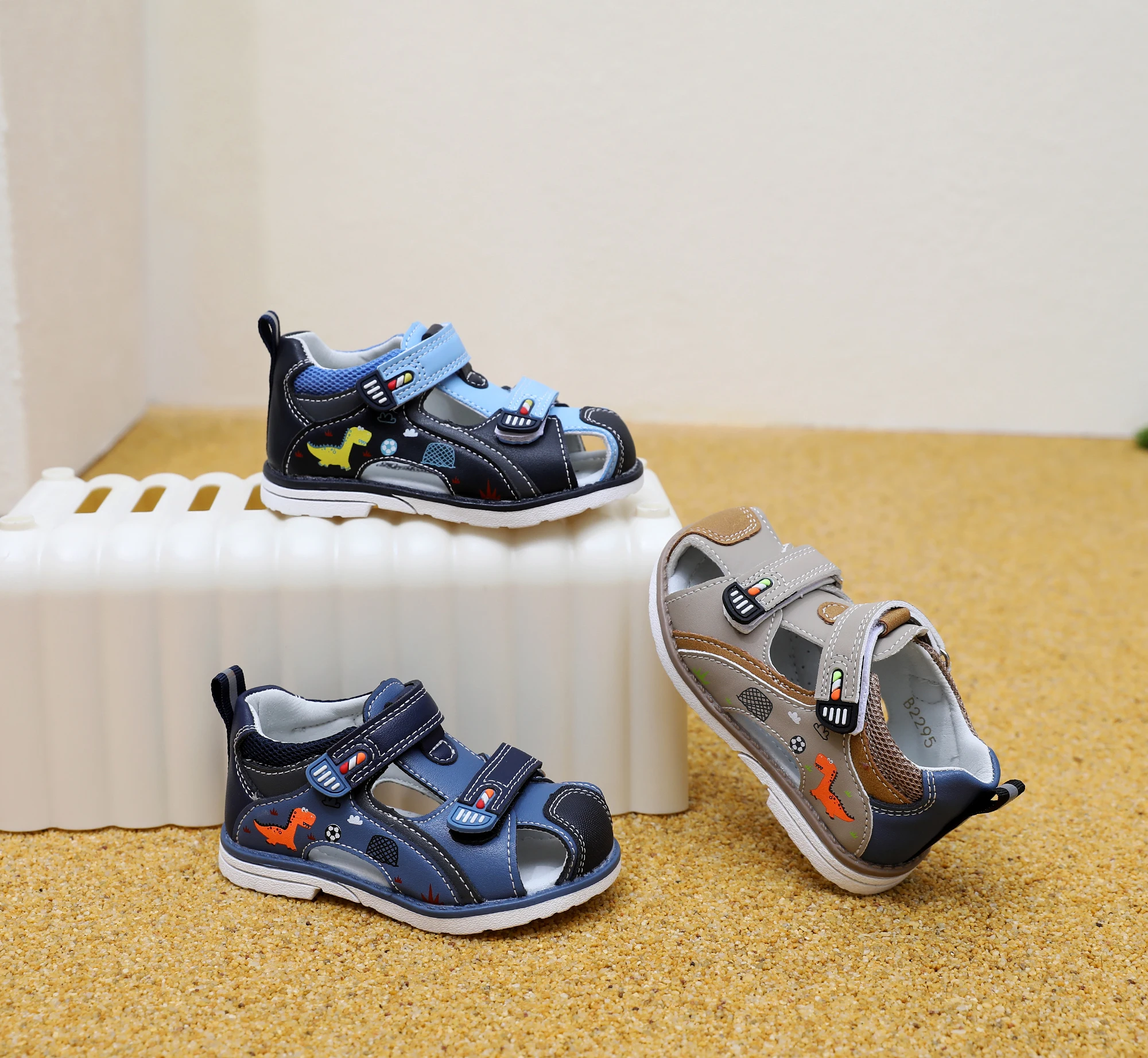 Kids Closed Toe Sandals Boys Anti-Collision Soft Sole Summer Sports Shoes For Little & Big Kids
Kids Closed Toe Sandals Boys Anti-Collision Soft Sole Summer Sports Shoes For Little & Big Kids