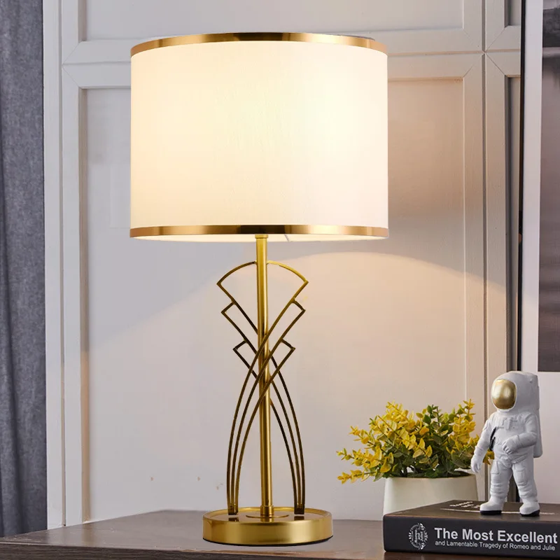 Light Luxury Table Lamp Living Room Master Bedroom Bedside Desk Lamp Nordic Creative Modern American Decorative Lamp
Light Luxury Table Lamp Living Room Master Bedroom Bedside Desk Lamp Nordic Creative Modern American Decorative Lamp