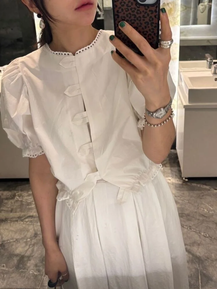 Chic Lace Trim Bubble Sleeve Shirt Women's Short round Neck Button up Slimming Sweetened Ageless Korean Style Cotton Blend
Chic Lace Trim Bubble Sleeve Shirt Women's Short round Neck Button up Slimming Sweetened Ageless Korean Style Cotton Blend
