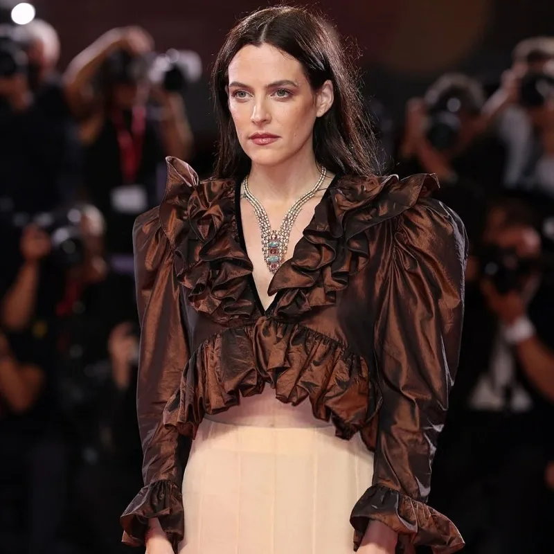 Brown Solid Crop Top Long Flare Sleeves Layered Tierred Collar New Short Blouse Coat Slim Single Button Ladies Clothings Pleated
Brown Solid Crop Top Long Flare Sleeves Layered Tierred Collar New Short Blouse Coat Slim Single Button Ladies Clothings Pleated
