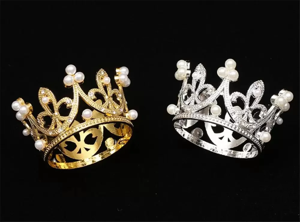 New 50 pcs/lot Dining Mini Crown Princess Topper Crystal Pearl Tiara Children Hair Ornaments
New 50 pcs/lot Dining Mini Crown Princess Topper Crystal Pearl Tiara Children Hair Ornaments