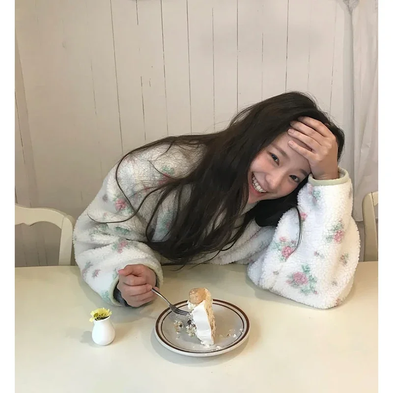 MEXZT пальто из овечьей шерсти с цветочным принтом, женская пушистая куртка с длинными рукавами и винтажным принтом, зимняя милая корейская пушистая короткая верхняя одежда с карманами, новинка
MEXZT пальто из овечьей шерсти с цветочным принтом, женская пушистая куртка с длинными рукавами и винтажным принтом, зимняя милая корейская пушистая короткая верхняя одежда с карманами, новинка