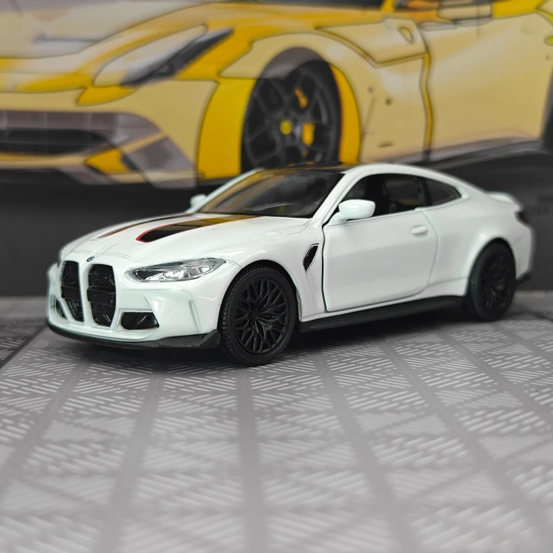 1:36 simulation BMW M4 CSL alloy car model doors on both sides that can be opened rich in details, finely crafted
1:36 simulation BMW M4 CSL alloy car model doors on both sides that can be opened rich in details, finely crafted