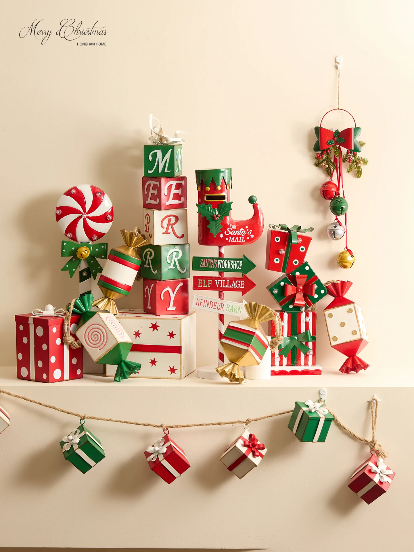 Рождественское украшение для железной почты отеля
Рождественское украшение для железной почты отеля