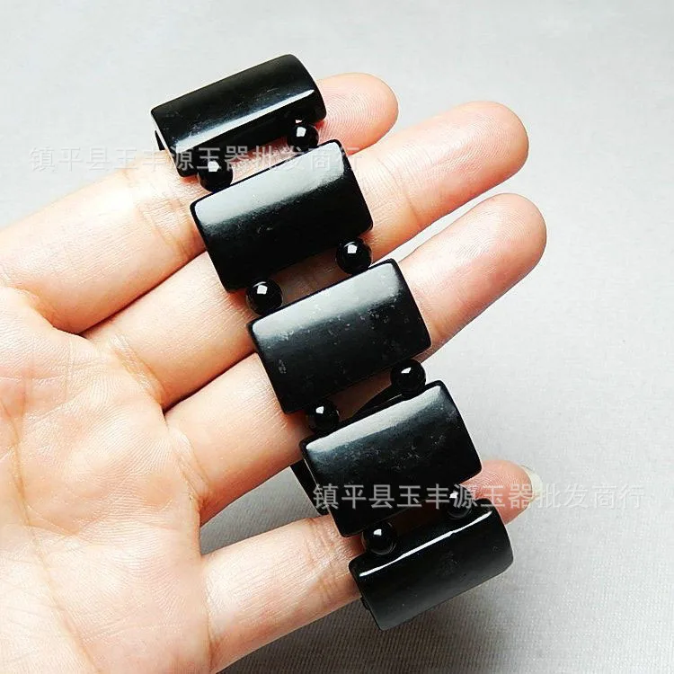 The dark green jade bracelet contains a live magnetic health care jade bracelet for men and women
The dark green jade bracelet contains a live magnetic health care jade bracelet for men and women