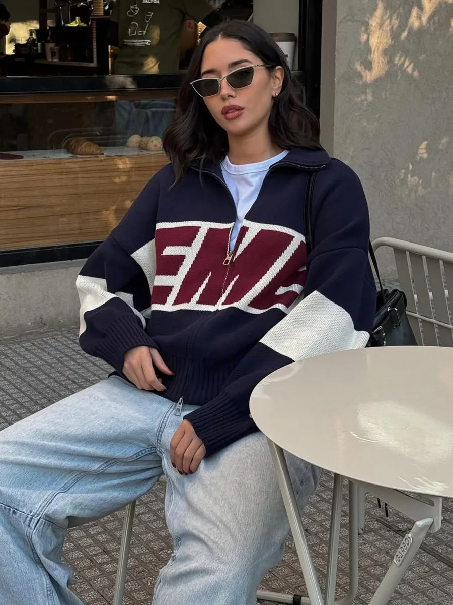 Новый весенне-осенний женский вязаный свитер, кардиган с воротником, свободные джемперы с буквенным принтом, ленивый стиль
Новый весенне-осенний женский вязаный свитер, кардиган с воротником, свободные джемперы с буквенным принтом, ленивый стиль