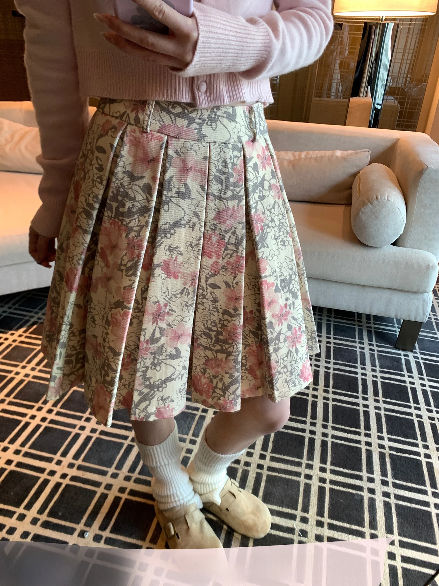 Retro Floral A-Line Skirt High Waist Slimming Women's Half-length Skirts Spring 2026 New Oil Painting Feeling Cotton
Retro Floral A-Line Skirt High Waist Slimming Women's Half-length Skirts Spring 2026 New Oil Painting Feeling Cotton