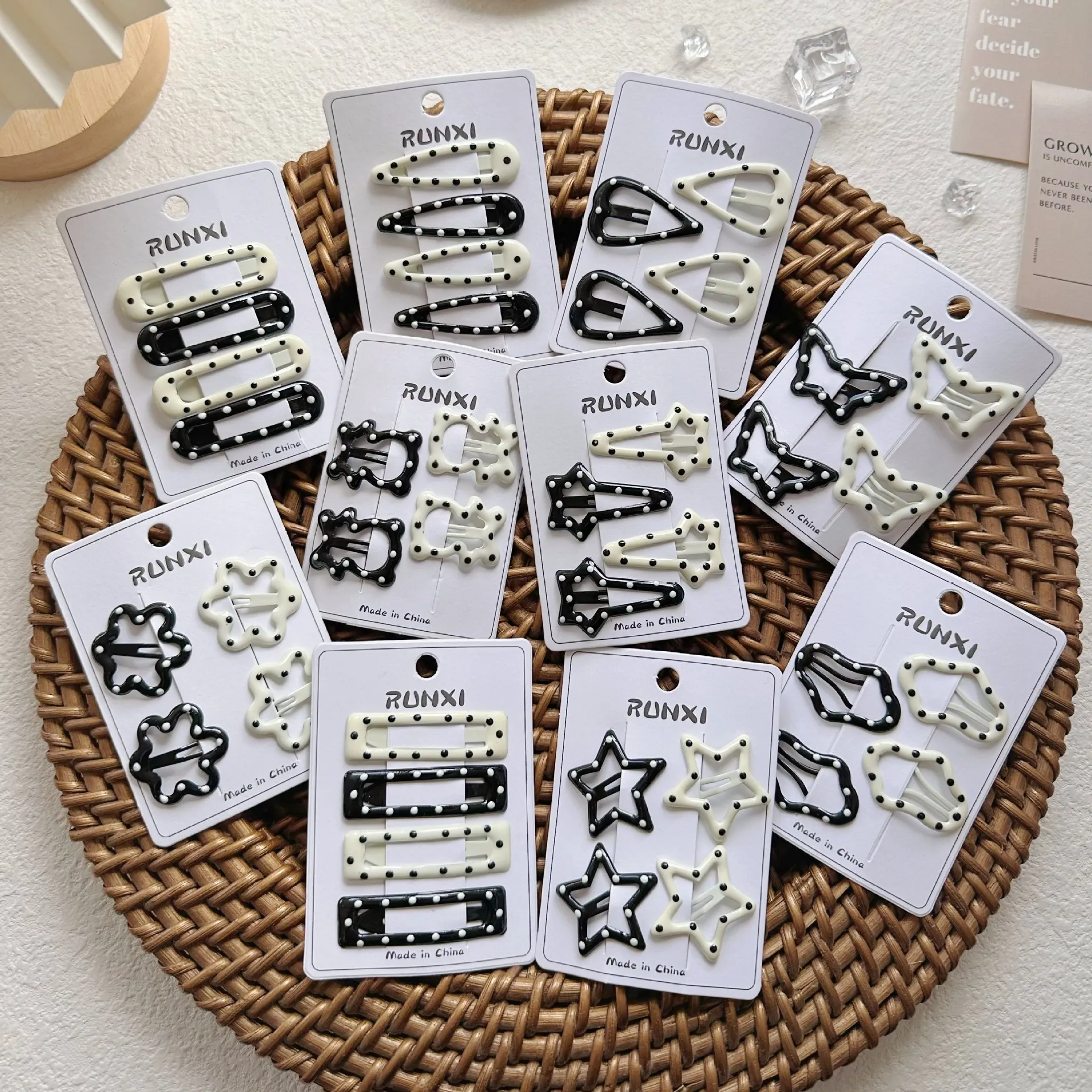 Премиум черно-белые аксессуары для волос в горошек пентаграмма облако шпилька для девочек детская челка оптом 
Премиум черно-белые аксессуары для волос в горошек пентаграмма облако шпилька для девочек детская челка оптом