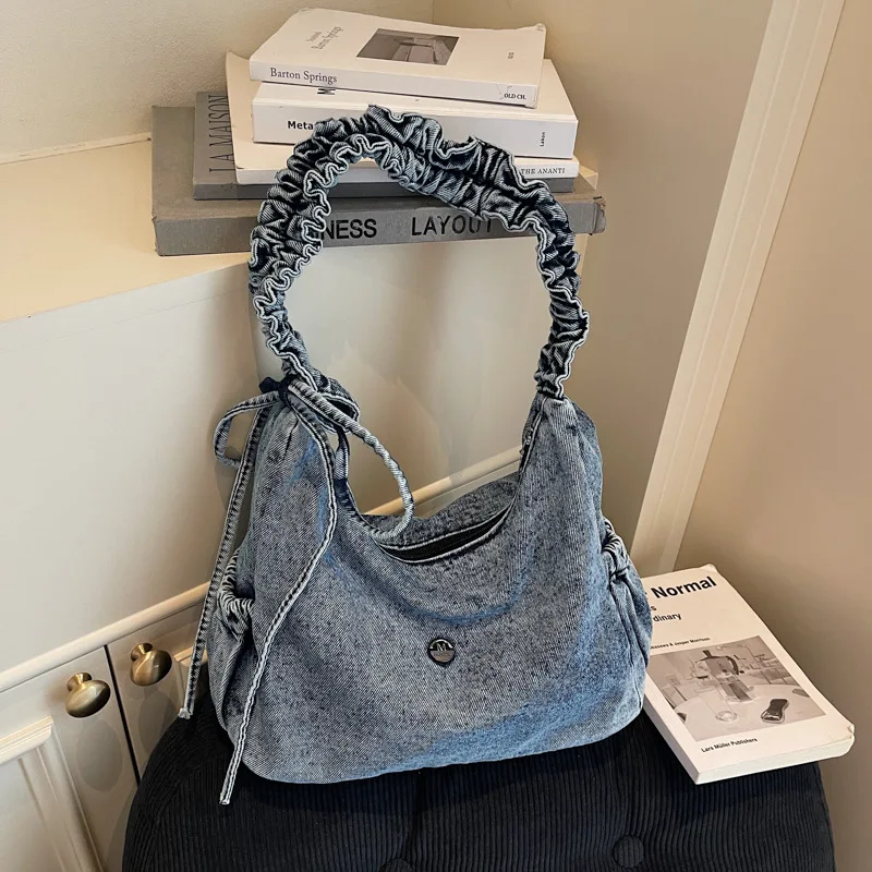 Fashion Denim Bag Women's Large Capacity 2026 Trendy Autumn and Winter Casual Shoulder Armpit Bag Commuter Messenger Tote Bag
Fashion Denim Bag Women's Large Capacity 2026 Trendy Autumn and Winter Casual Shoulder Armpit Bag Commuter Messenger Tote Bag