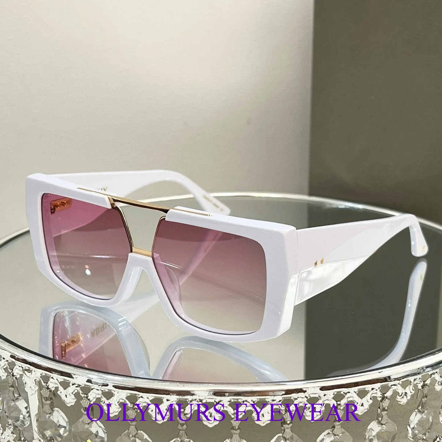 Солнцезащитные очки DTS420: Новинка, премиум-защита от УФ, универсальные, в стиле «легкий люкс», с большой квадратной оправой, для женщин
Солнцезащитные очки DTS420: Новинка, премиум-защита от УФ, универсальные, в стиле «легкий люкс», с большой квадратной оправой, для женщин