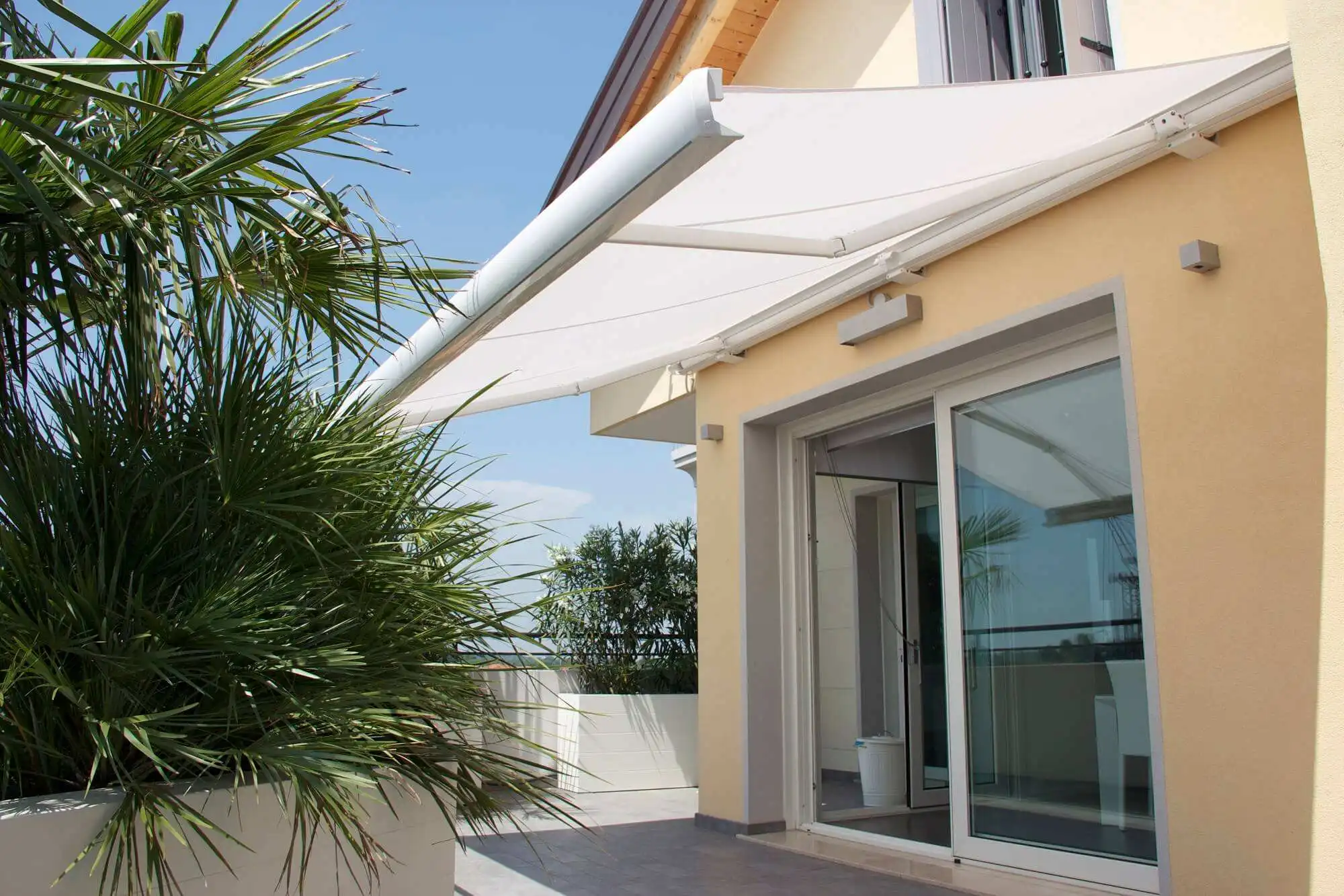 Custom Durable Luxury Retractable Shade Sail Anti-UV Outdoor Garden Sunshade with Full Cassette Aluminum Patio Awning Sun Awning
Custom Durable Luxury Retractable Shade Sail Anti-UV Outdoor Garden Sunshade with Full Cassette Aluminum Patio Awning Sun Awning