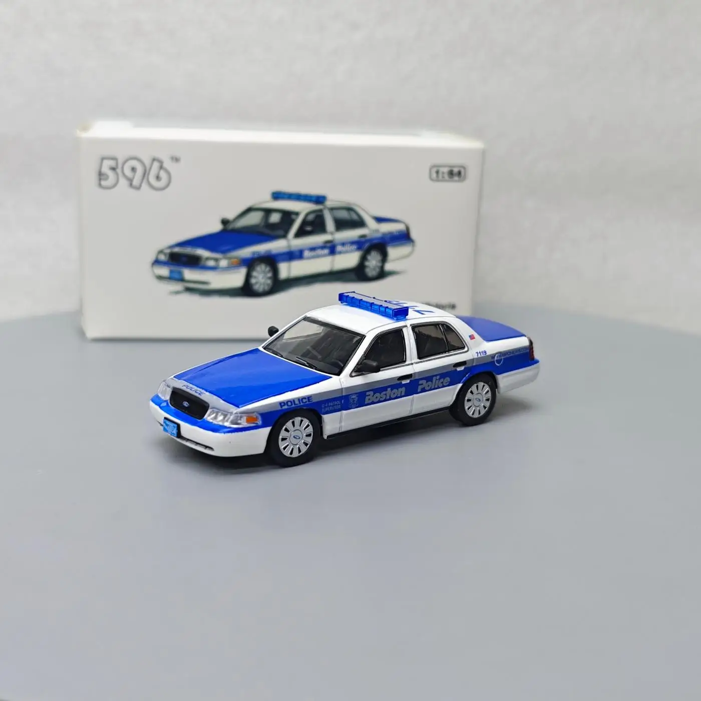 596 1:64 Ford Crown Victoria - Boston, Massachusetts Police Alloy Simulation Car Model Mini Toy Gift Collection Gift
596 1:64 Ford Crown Victoria - Boston, Massachusetts Police Alloy Simulation Car Model Mini Toy Gift Collection Gift